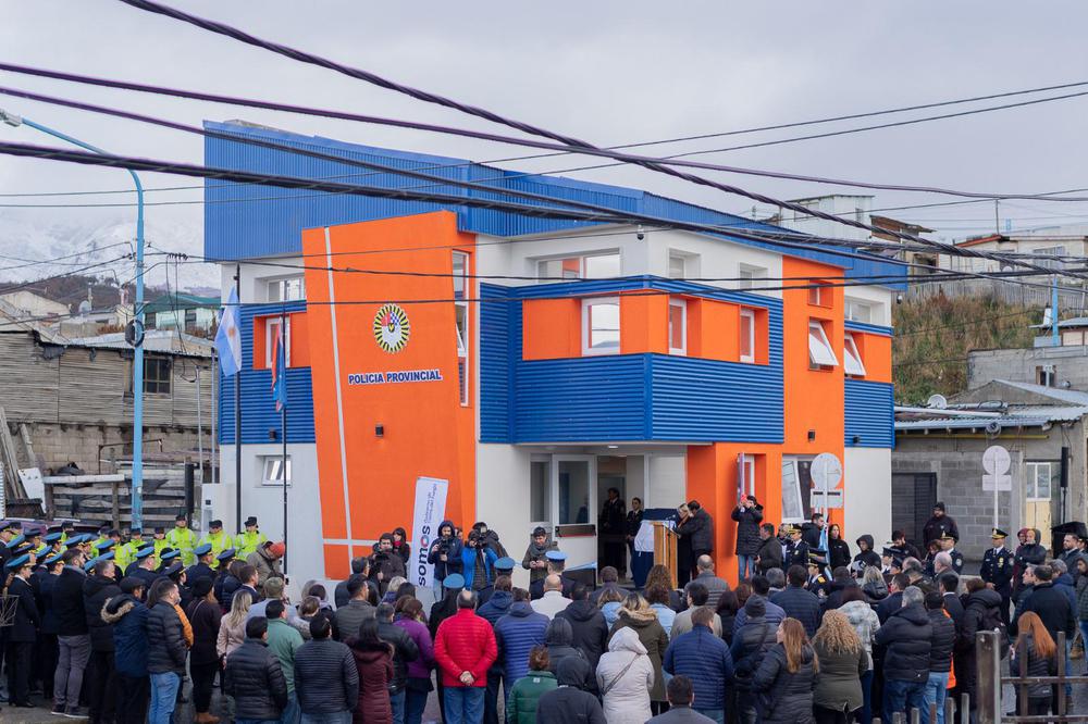 DF68EDC5-BC08-4934-8D51-491FB1ECAD5C