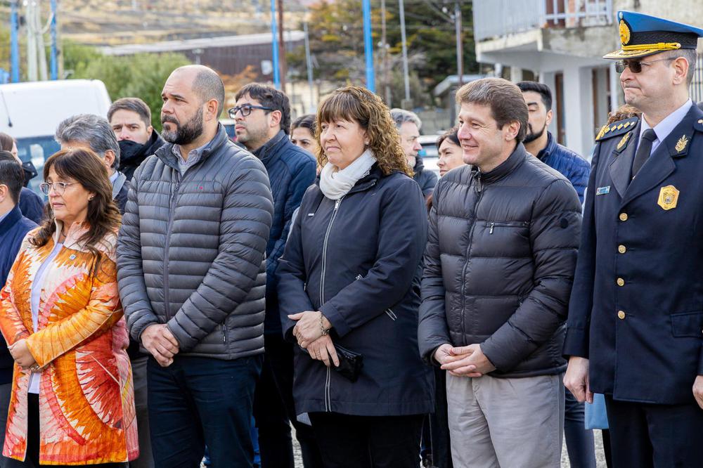 0B7878D2-36E0-4C37-9DA8-1C3E1537A97C