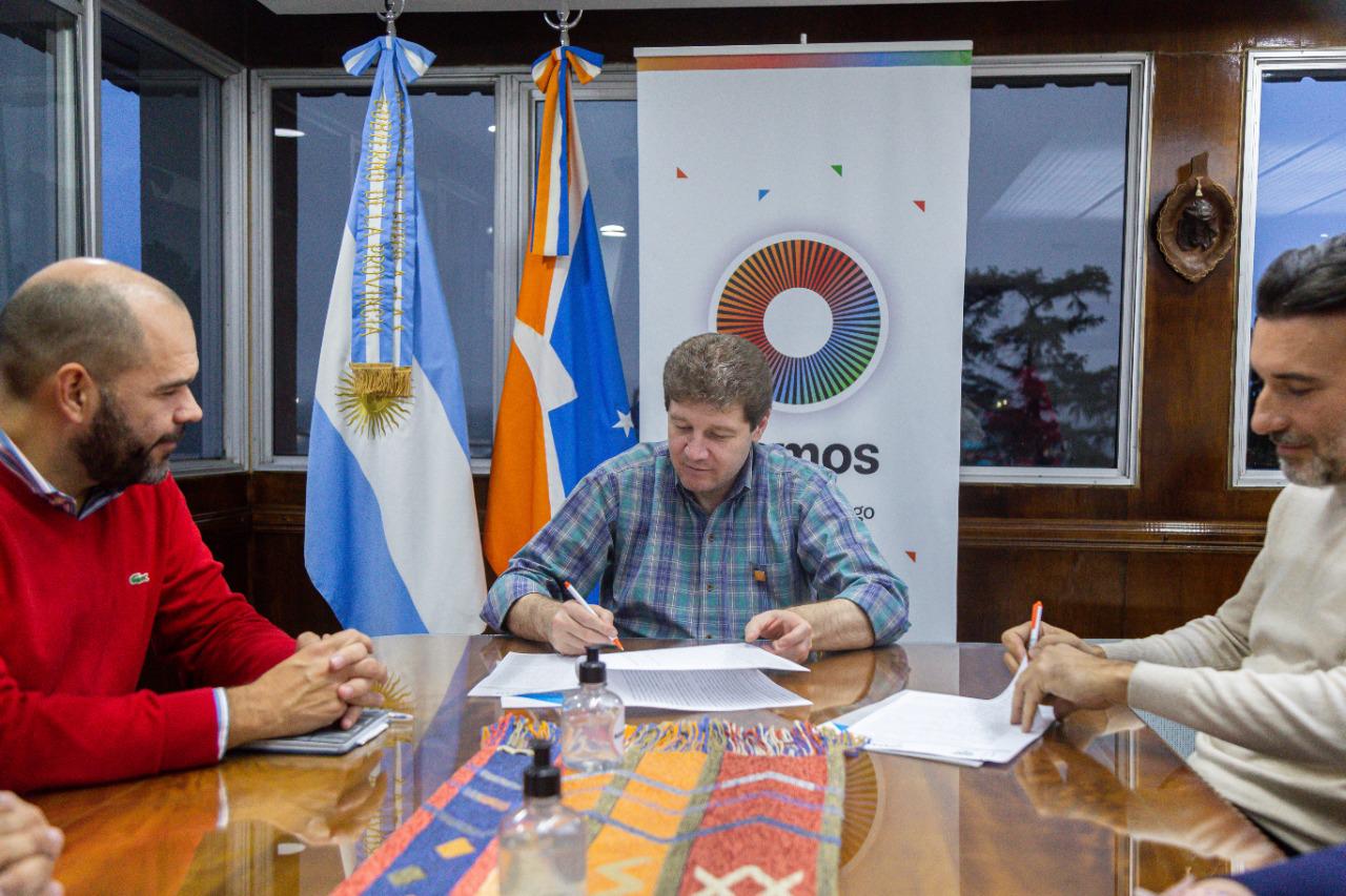 8E09FD7E-1CB0-41FE-AF9A-9265466C1843