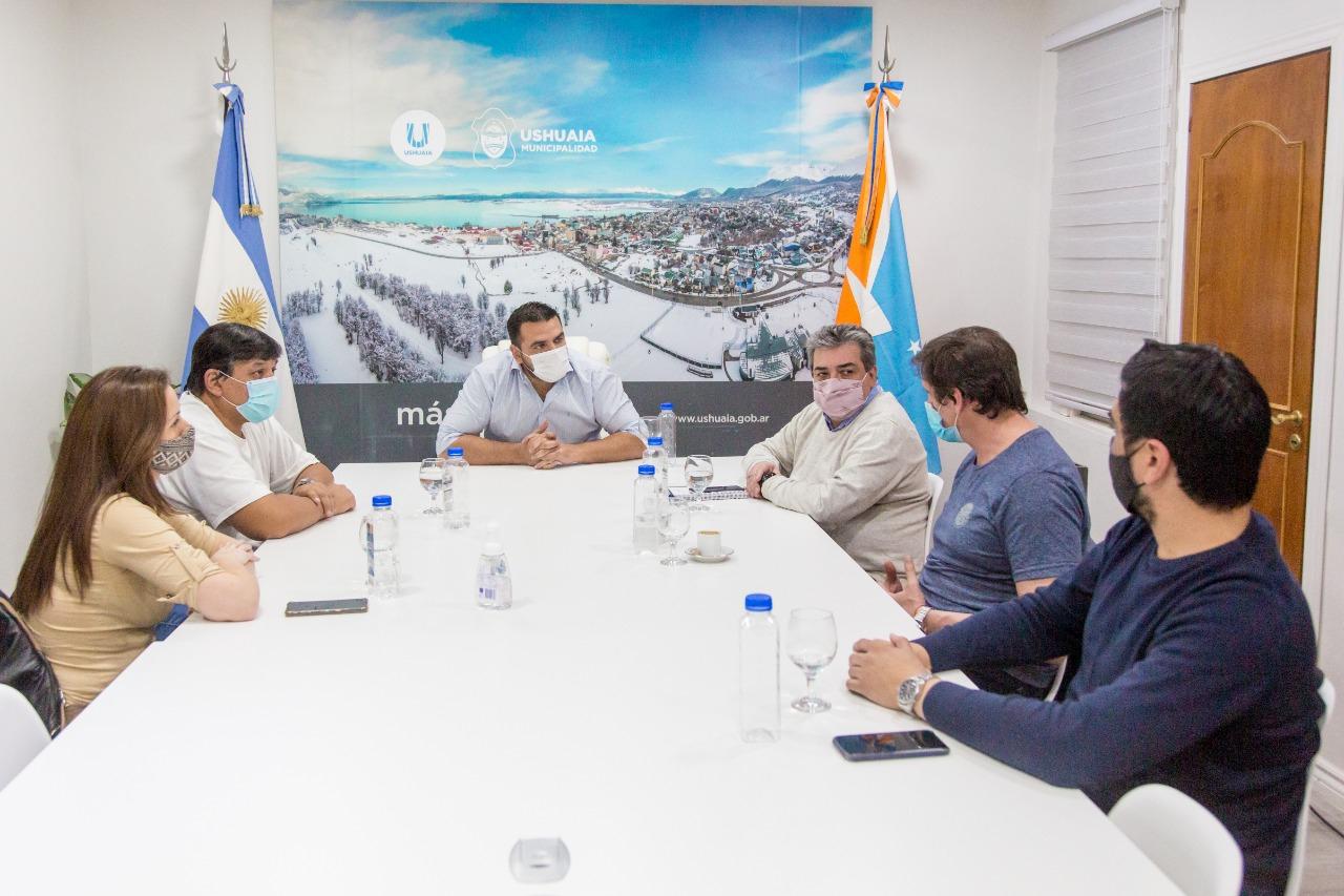 608885c7e44317f50de8ab52