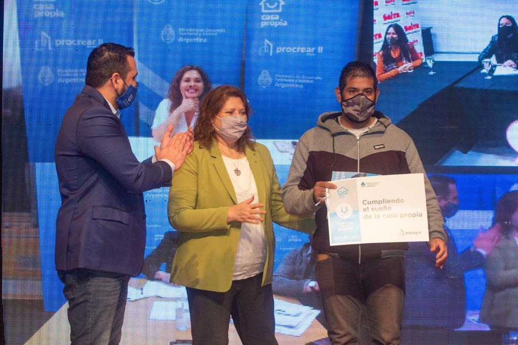 6109893cb98604c1712a3b53