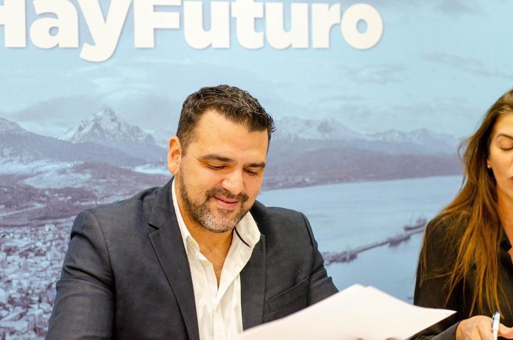 D3A750C7-B6A6-4DF7-A5BE-B9588F0FFC00