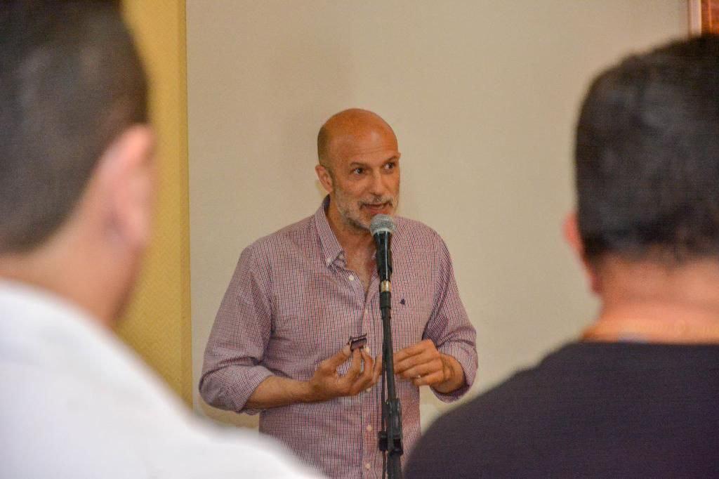 AE91EAAC-2BBC-4D39-B7DC-D3D821D8777F