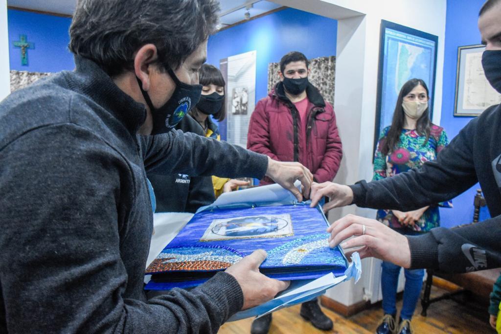 60f1d9aef7d712c70a68bd9b