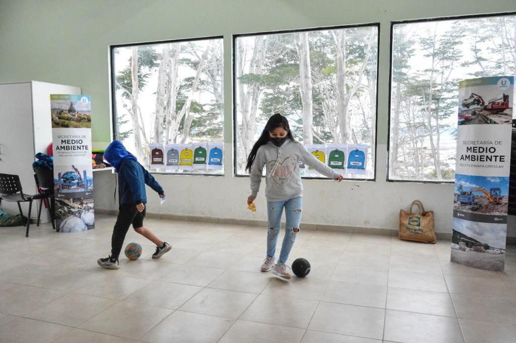 4F42ACC5-42A7-4766-BEB7-A90CA31BA3C8