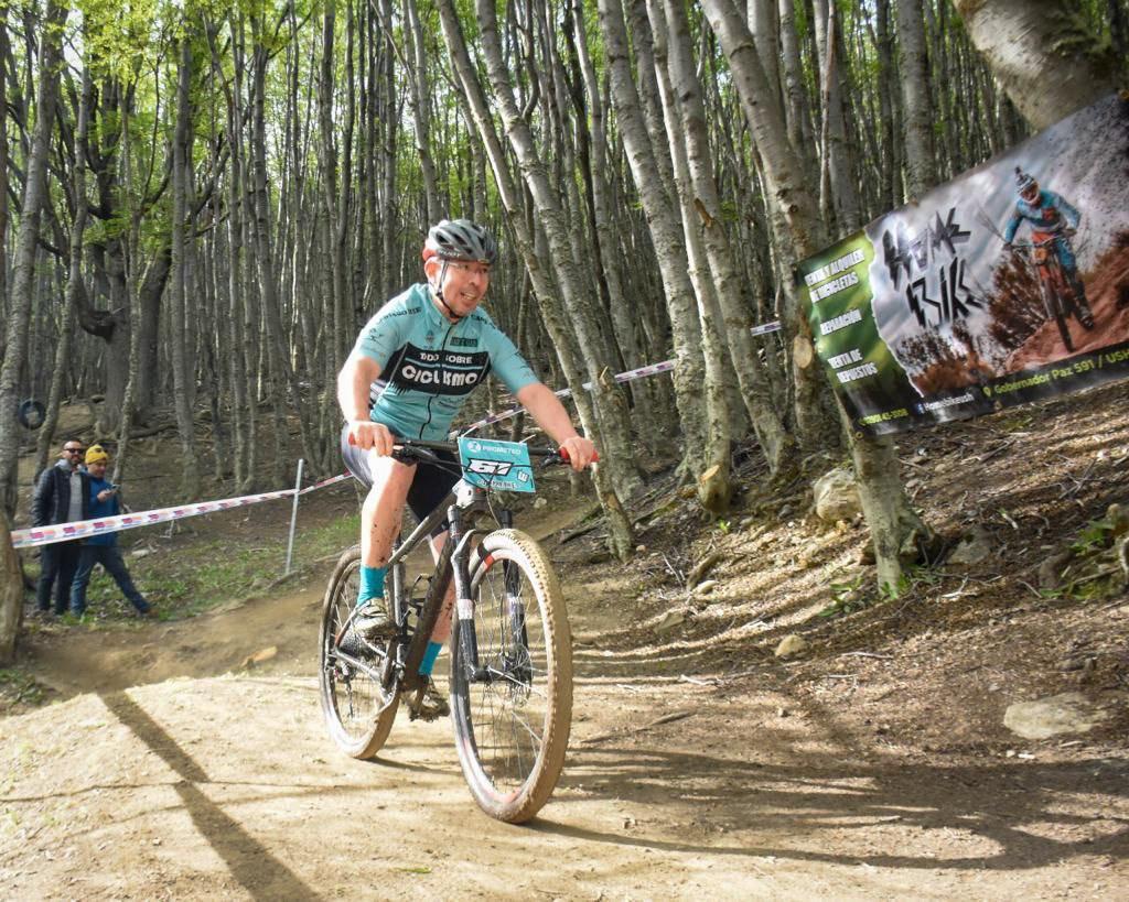 B7F90AB1-1AA7-42E3-BCC4-2F87304BB9F8