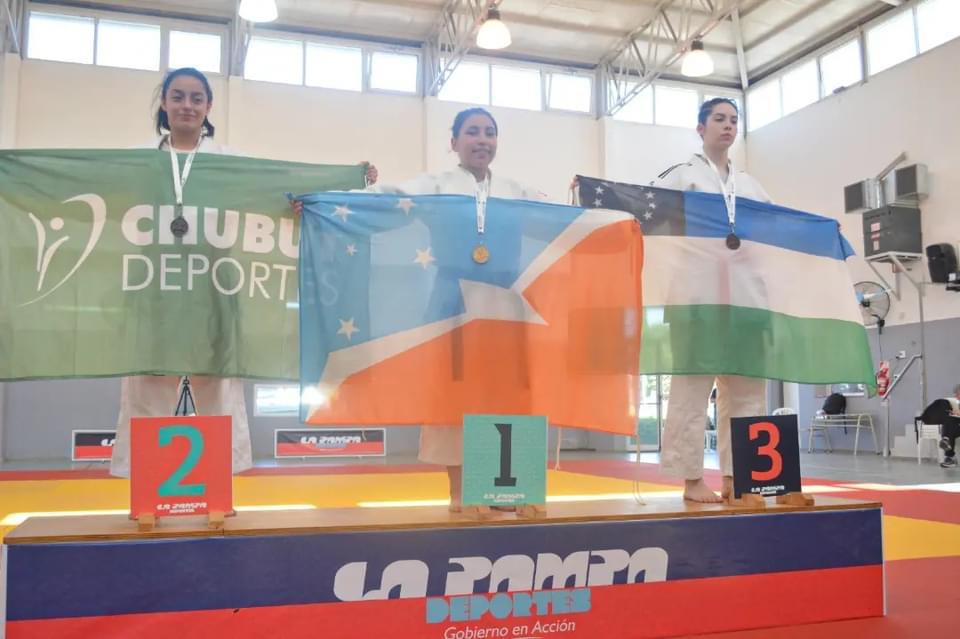 762e2103-67a1-4d3b-bd9e-de21d2c948ac