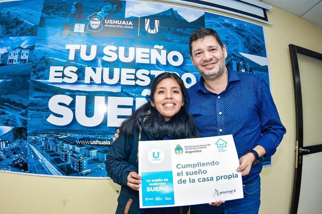 7E98559B-C36A-4277-8A28-17A9923090D8