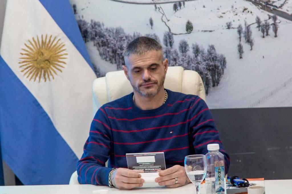 35F0F6CD-6C3B-4CBE-84AA-E55BBCD74EA6